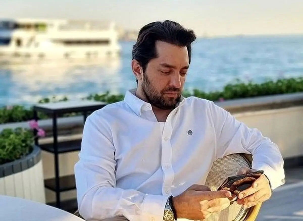 نگاه خیره بهرام رادان و یک کانگورو به افق