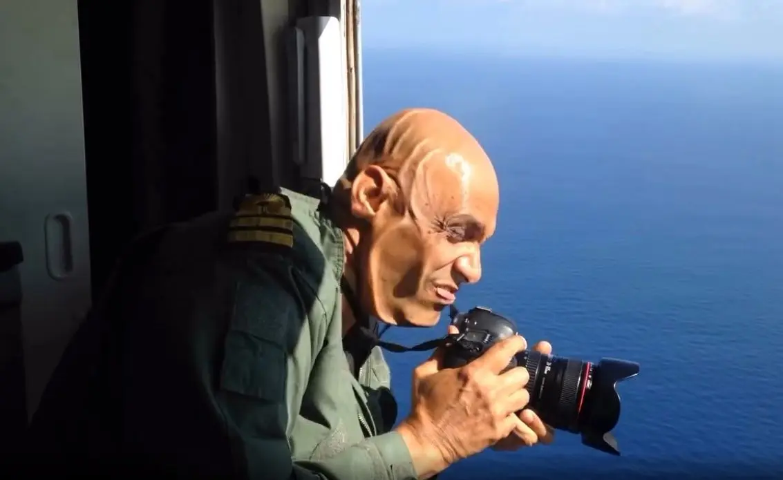 عکاسی در طوفان؛ وقتی درِ هواپیما باز می‌شود 