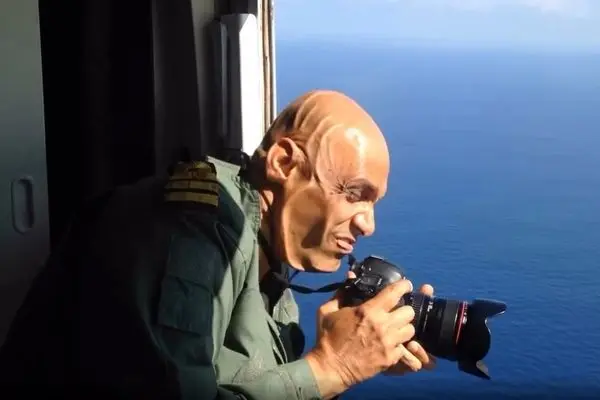 عکاسی در طوفان؛ وقتی درِ هواپیما باز می‌شود 