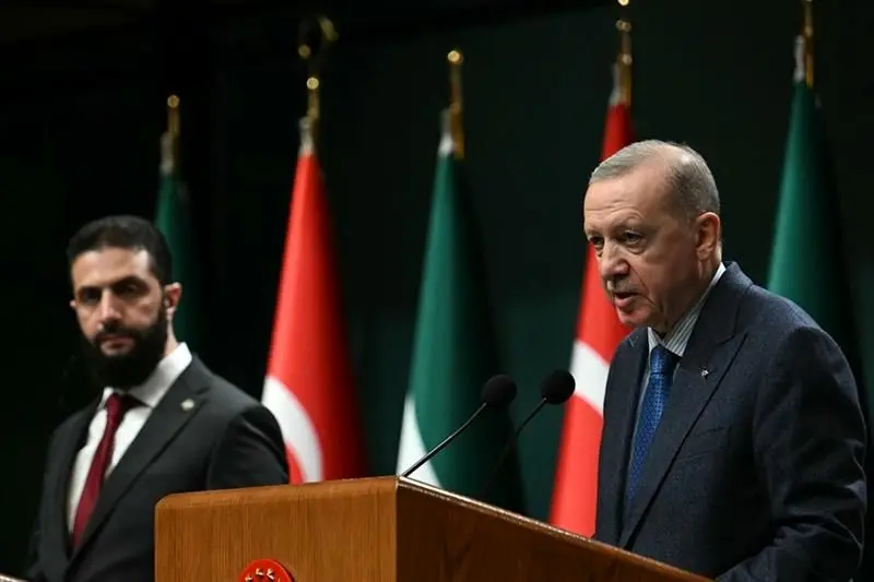 اردوغان در تماس با جولانی: حملات اسرائیل تهدیدی برای منطقه است
