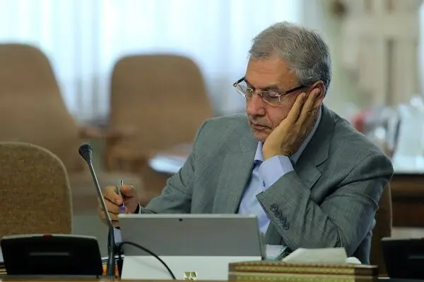 علی ربیعی: گرو گذاشتن آبرو برای مصالح کشور، کم از خون دادن نیست