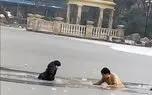 فداکاری خطرناک؛ ناجی کودک خودش گرفتار یخ شد