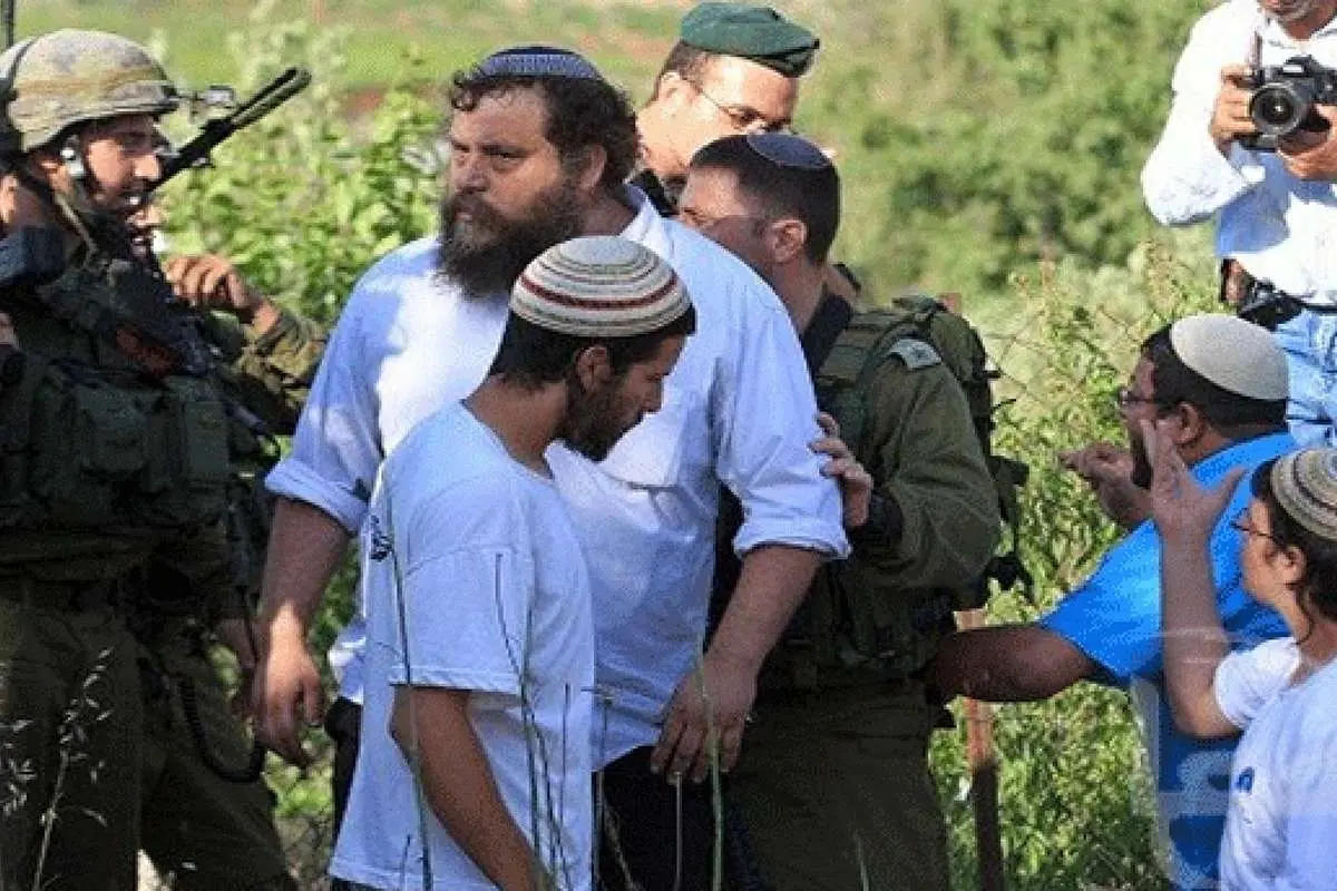 ببینید؛ حمله شهرک‌نشینان صهیونیست به زنان فلسطینی  