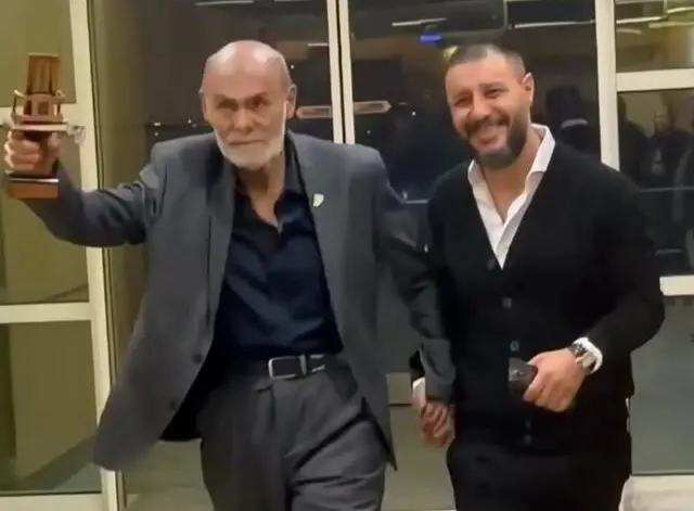 شوخی‌های جمشید هاشم‌پور با جواد عزتی 