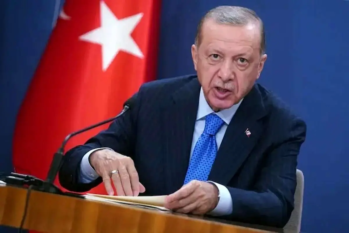 اردوغان: بستن تنگه هرمز مشکلات اساسی ایجاد می‌کند؛ توانایی موشکی باید تقویت شود