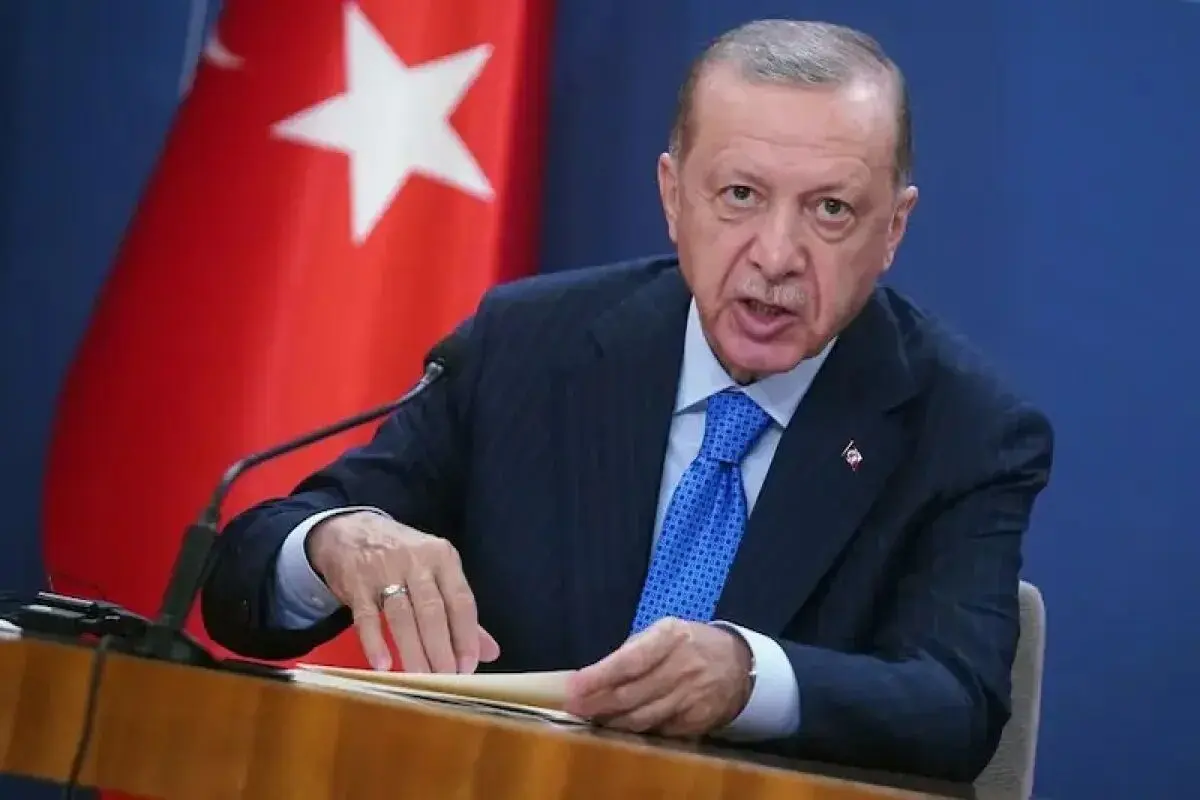 اردوغان: بستن تنگه هرمز مشکلات اساسی ایجاد می‌کند؛ توانایی موشکی باید تقویت شود