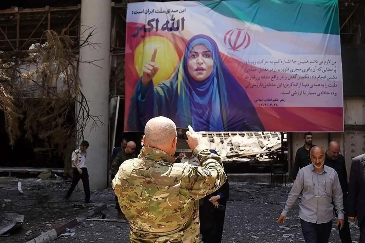 بازدید وابستگان نظامی ۲۰ کشور از ساختمان شیشهای صداوسیما
