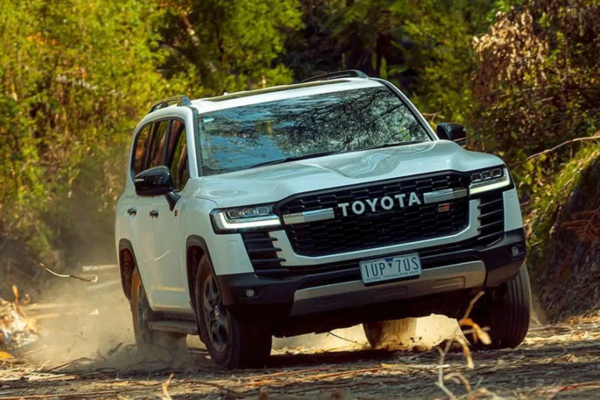 فول آپشن‌ترین نسخه لندکروز در ایران‌