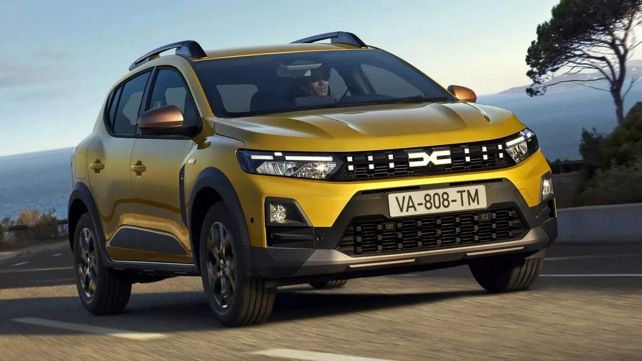 فیس‌لیفت متفاوت ساندرو استپ‌وی؛ ترکیب ظرافت اروپایی با قدرت هیبریدی