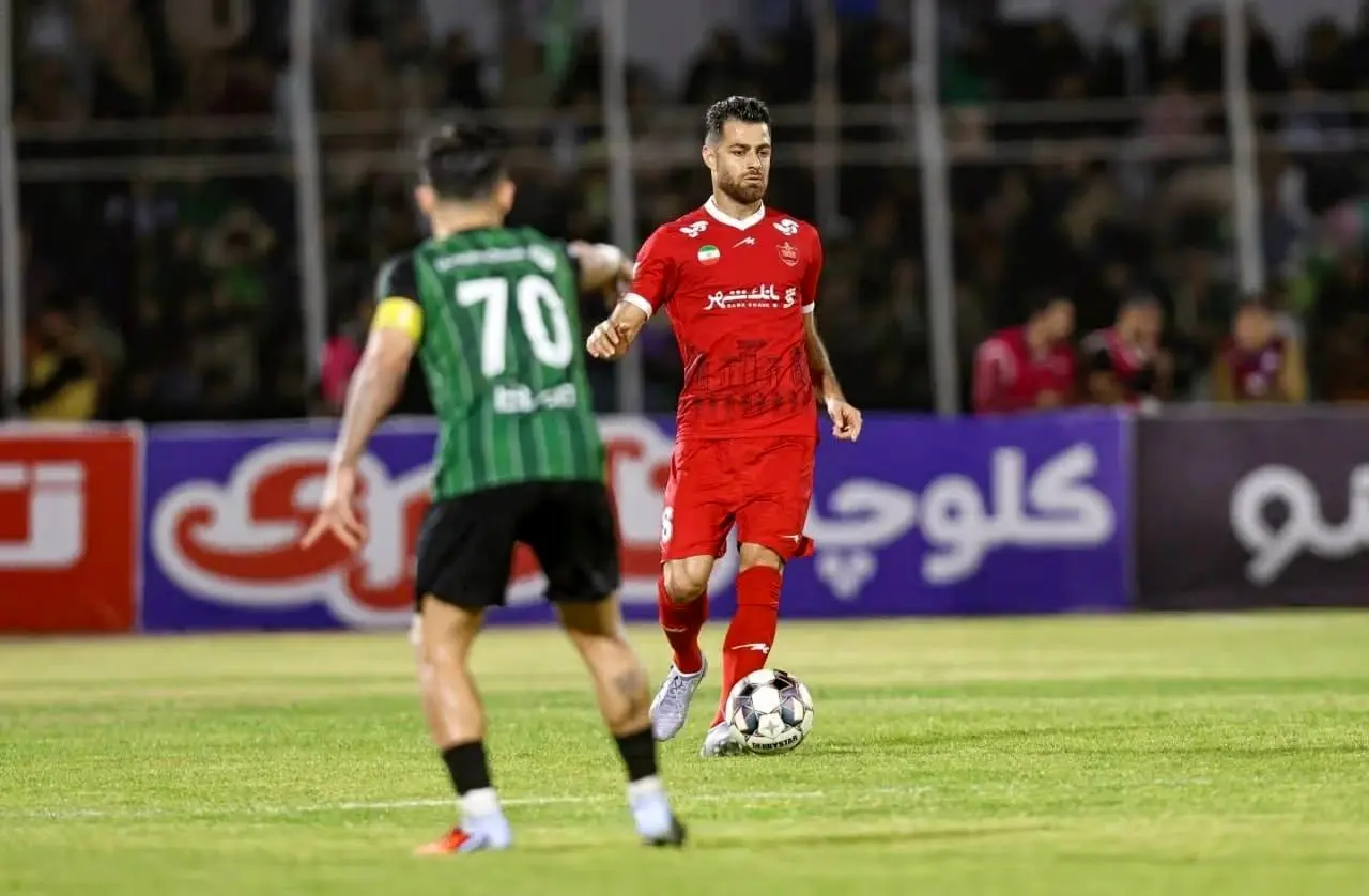 سپاهان به دنبال مدافع پرسپولیس