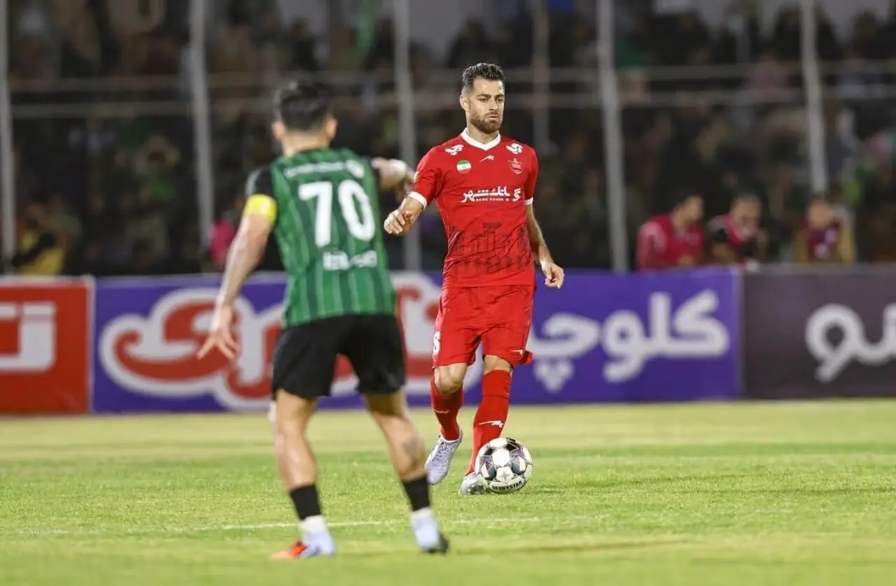 سپاهان به دنبال مدافع پرسپولیس