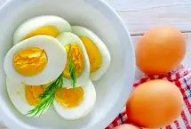 زرده تخم مرغ برای سالمندان مضر است؟