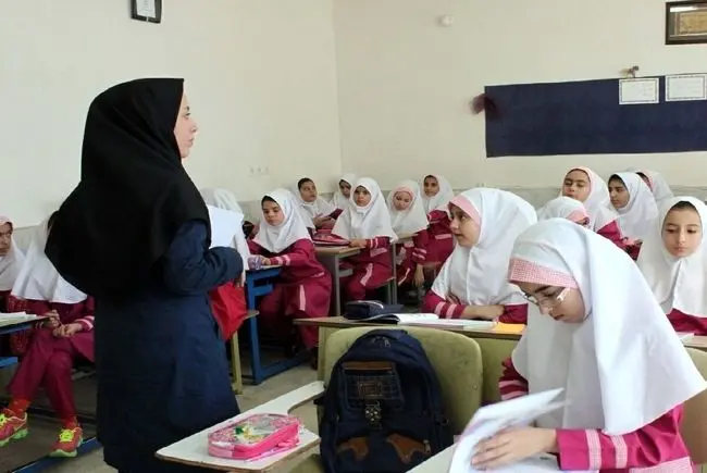 فیش حقوق معلمان در ایران و ترکیه / معلم‌ها چه می‌گویند؟ 