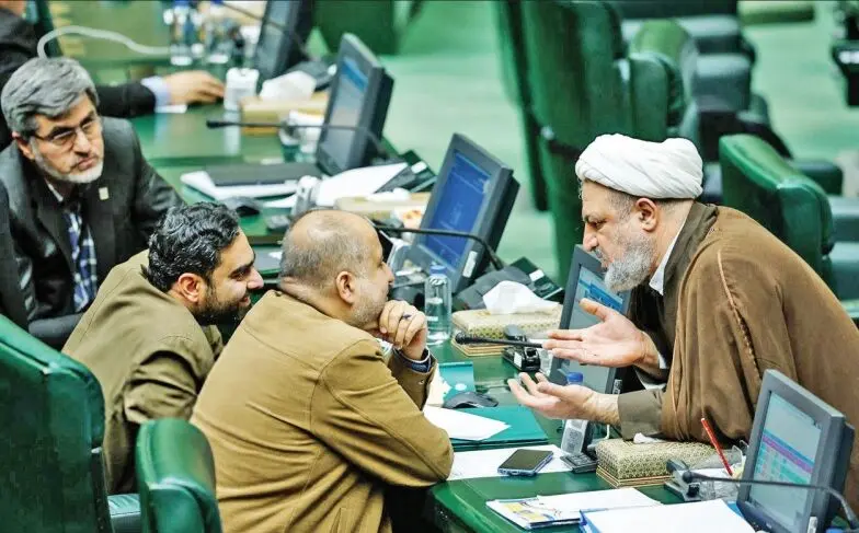 آپدیت چراغ خاموش طرح صیانت؛ از اینترنت طبقاتی تا ردپای حمید رسایی
