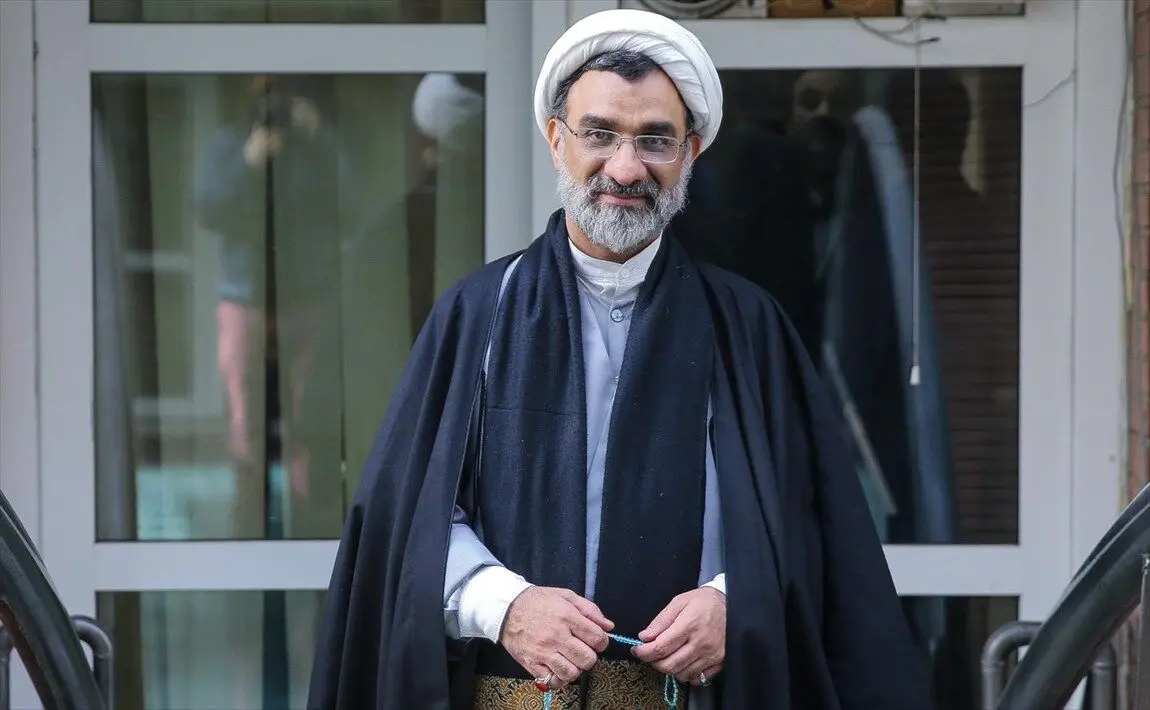 خسروپناه: چرا چهره‌هایی که با سگ و گربه زندگی می‌کنند شاخص می‌شوند؟