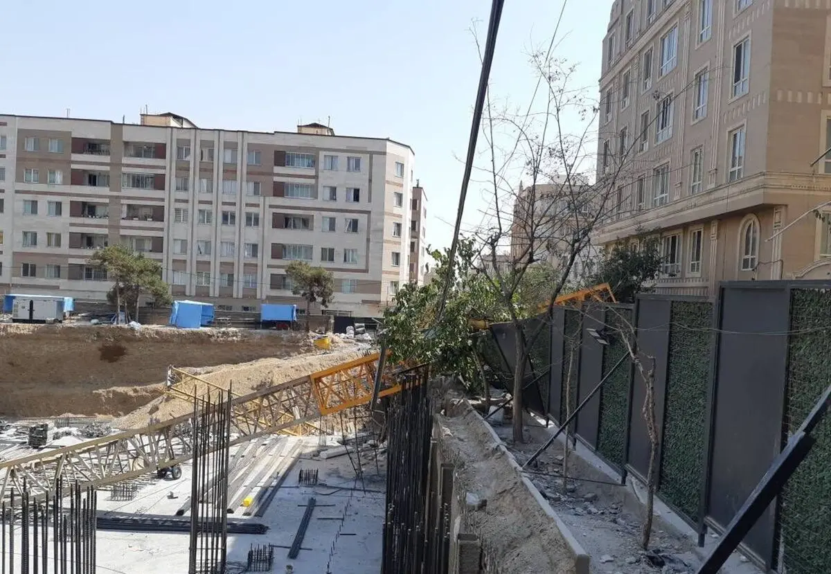 جزئیات سقوط جرثقیل از یک ساختمان ۵ طبقه در تهران