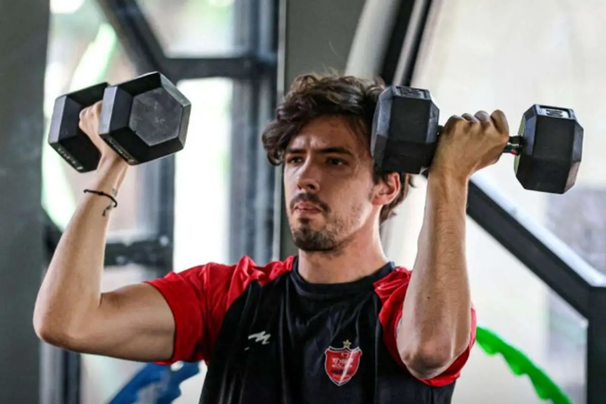 ابهام در حضور دو ستاره پرسپولیس در دربی