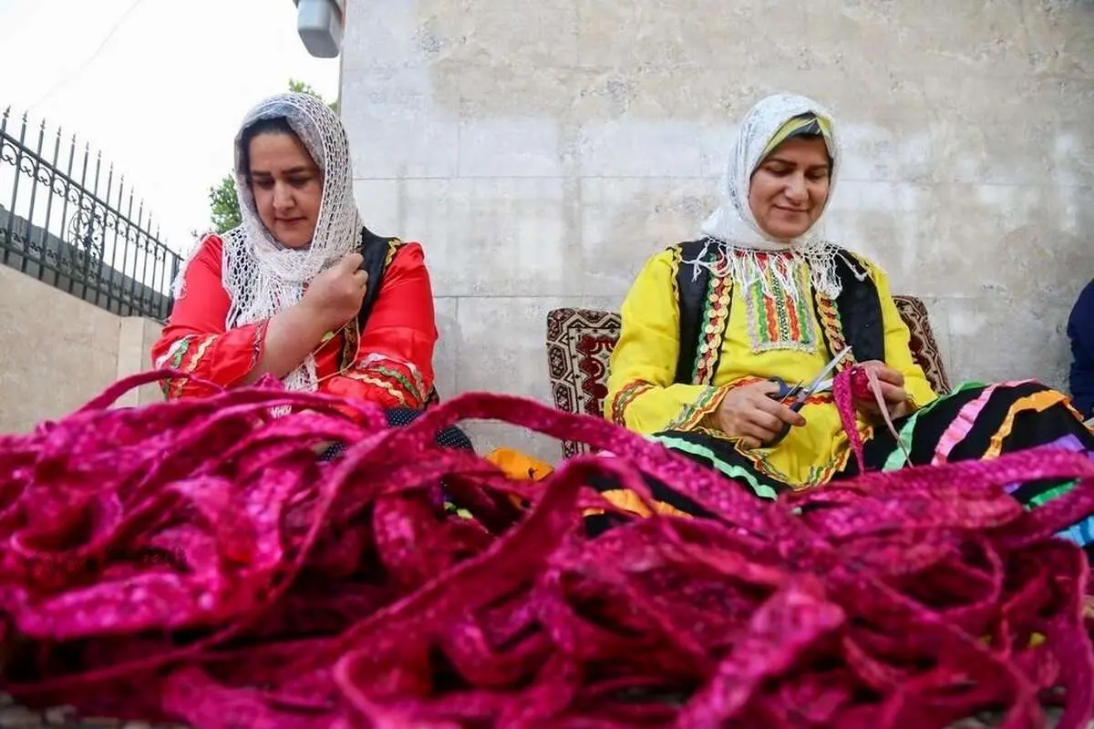 تصاویر؛ جادوی «لی» در دستان زنان گیلان
