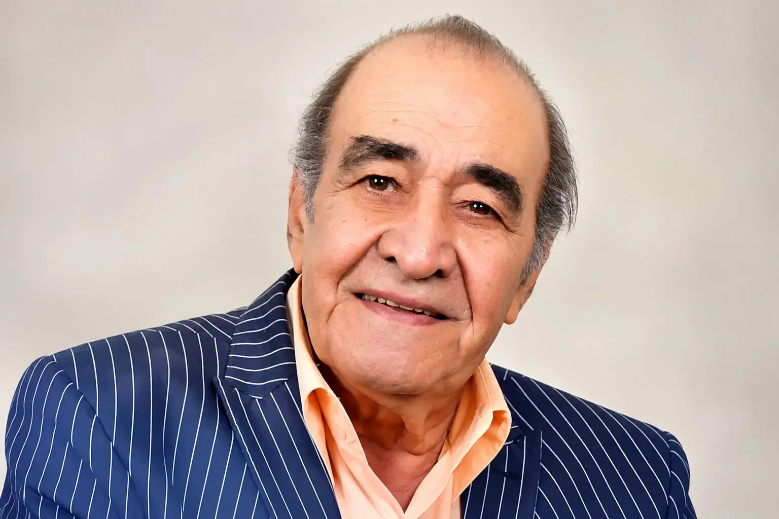 ایرج: دوست دارم تا وقتی زنده هستم بخوانم