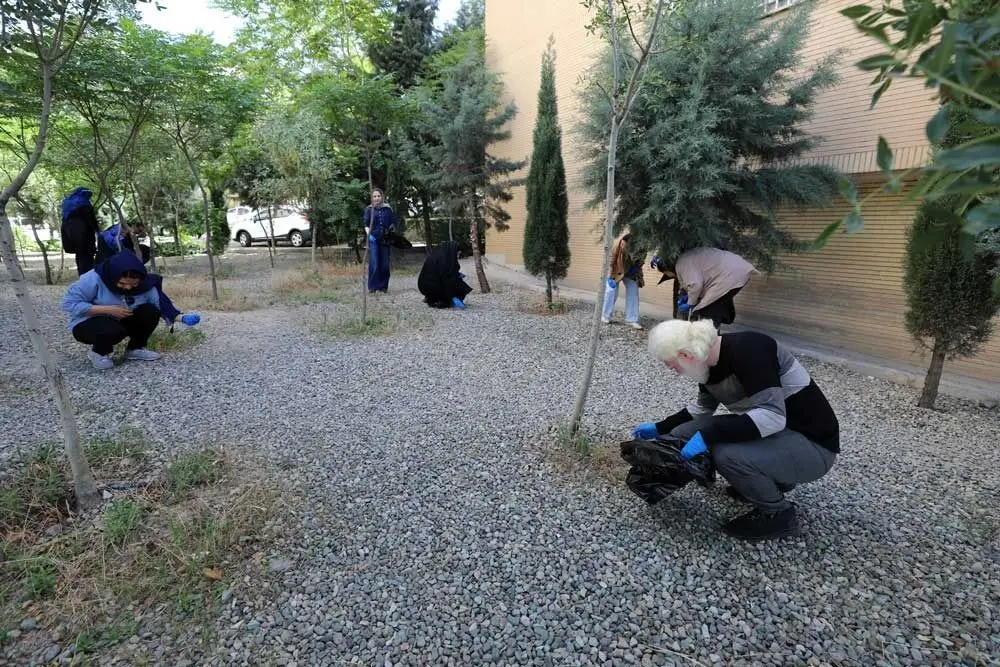 محیط اطراف بیمارستان محک پاکسازی شد