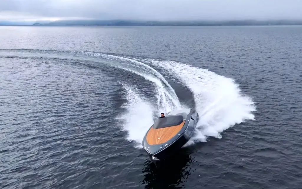 پورشه با قایق لوکس ۶۰۰ هزار دلاری وارد آب ها شد!