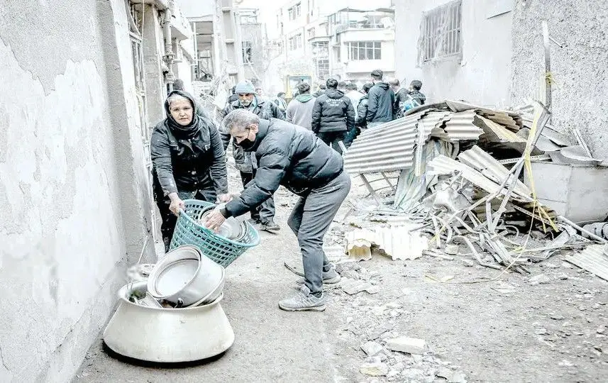 روایت آنهایی که زیر سایه جنگ در تهران ماندند/ از باران سیاه تا شهر خلوتِ نزدیک عید
