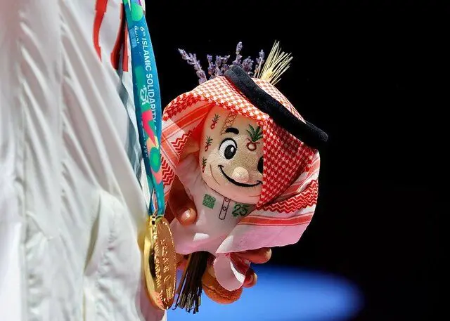 «ریاض»گردی آدم‌های بی‌ربط با پول مردم بیچاره ایران