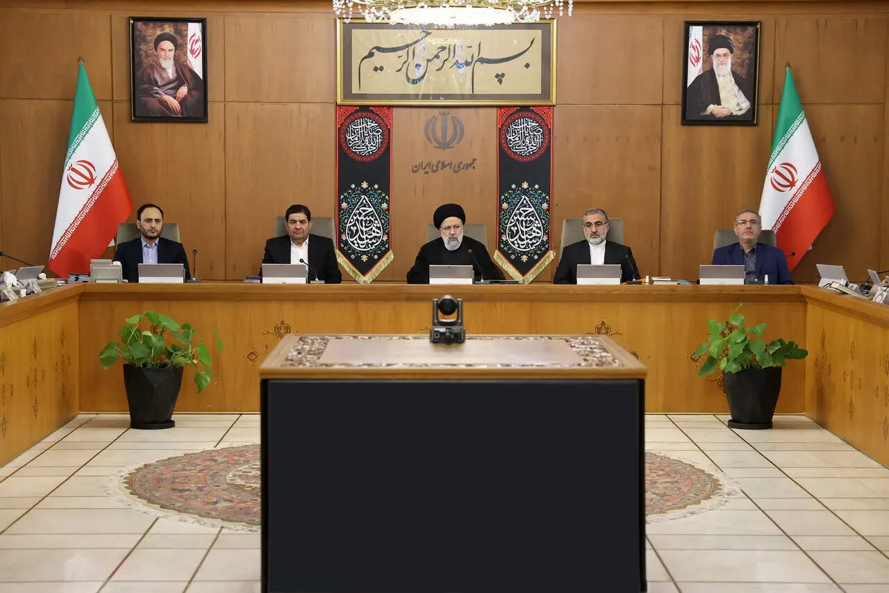 کیهان: ۲ وزیر دولت رئیسی در همان یکسال اول نشان دادند کارآمد نیستند و به همین دلیل برکنار شدند