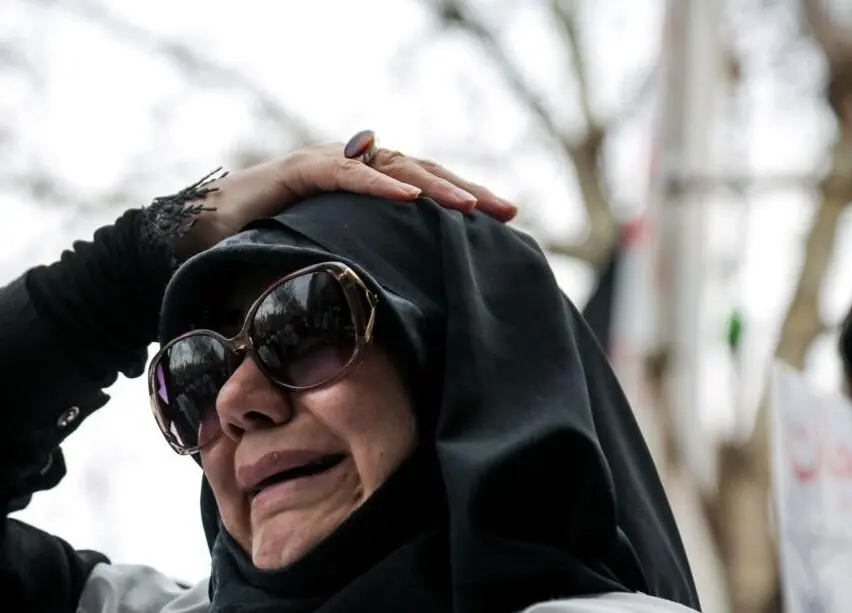 تصاویر؛ زنان کفن‌پوش مشهد