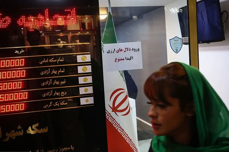  
بی‌تحرکی بازار ارز؛ کاهش قیمت دلار آزاد، سکه تمام در کانال ۷۹ ماند
