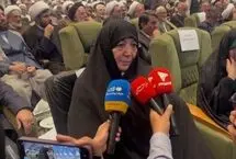 مادر زهرا حداد عادل: رهبر انقلاب در مراسم تدفین رهبر شهید حضور داشتند