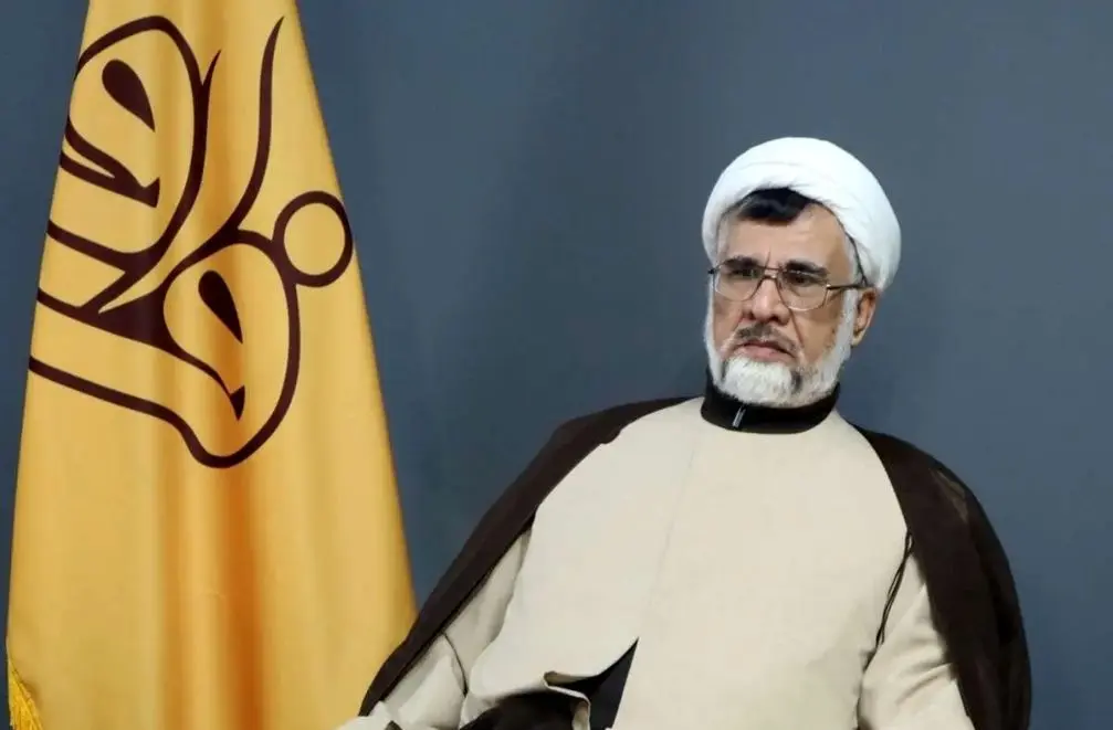 عده ای با شعارهای خود آرامش جامعه را به هم می زنند
