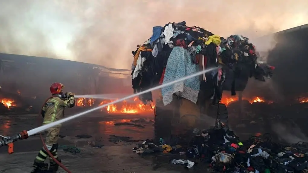 جزئیات آتش‌سوزی انبار لباس در جنوب تهران