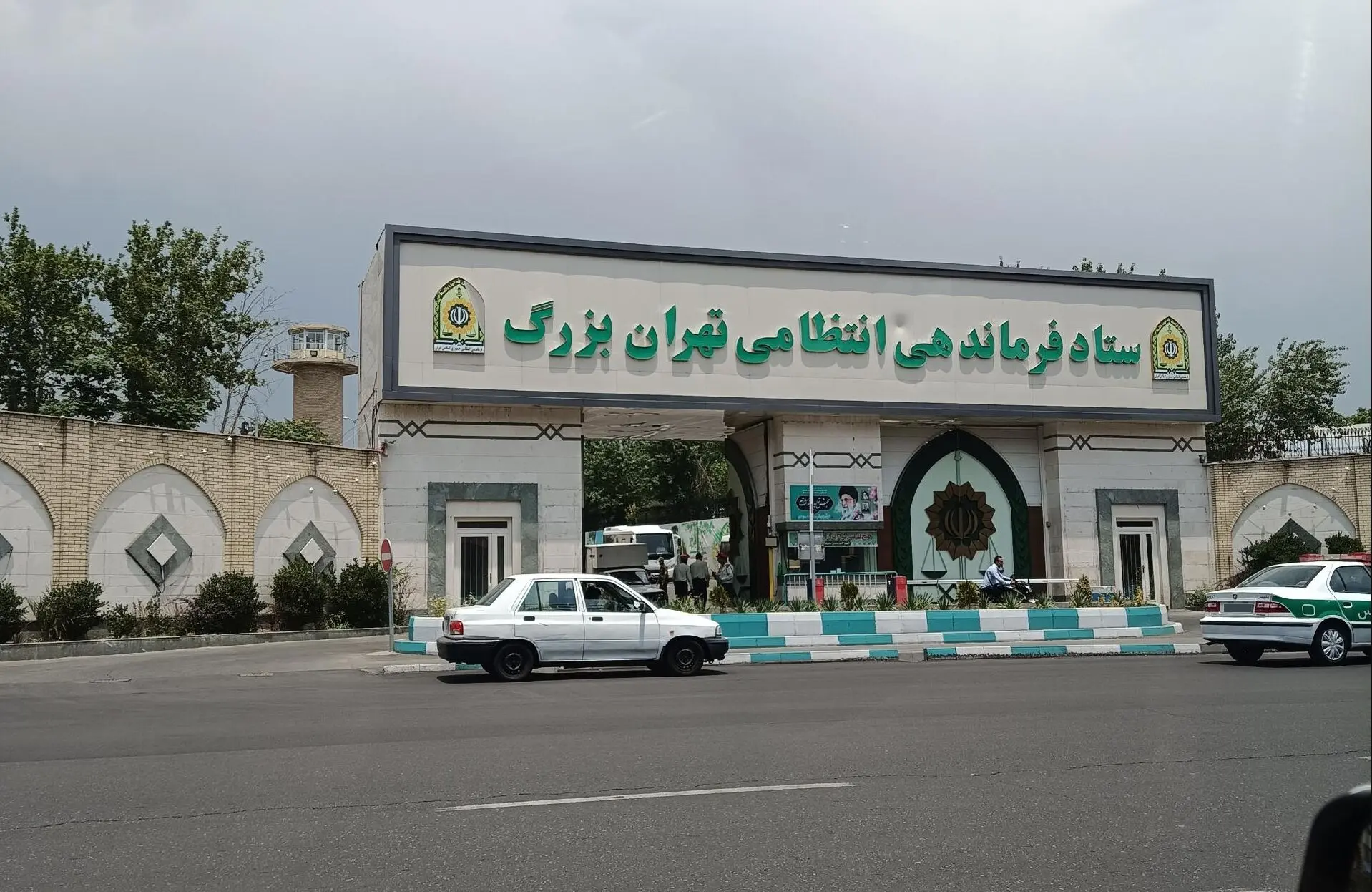 اصابت جزئی ریزپرنده به ساختمان فاتب