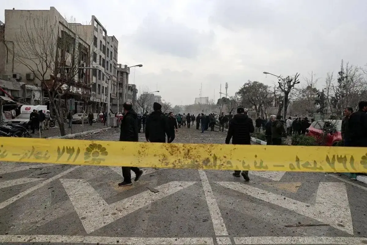 روایت یک ظهر باورنکردنی در تهران؛ وقتی خیابان پیروزی بوی باروت گرفت