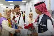 استقبال عربستانی‌ها از حجاج ایرانی با گل و گلاب