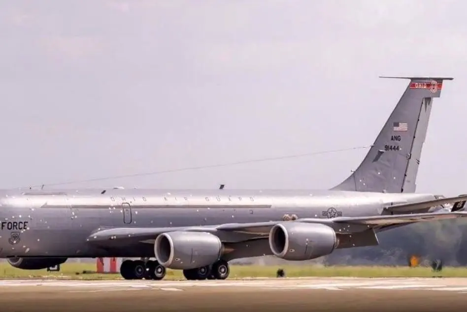 ورود سوخت‌رسان صدمه دیده آمریکایی به انگلیس