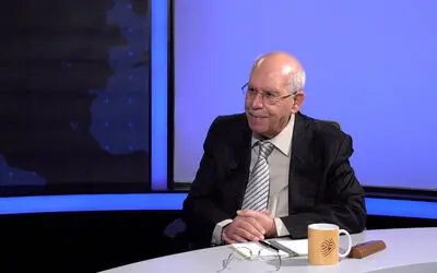  اقتصاد دریا را بلد نیستیم /  حتی در جنگ ۸ ساله هم تجارت ایران این‌قدر مختل نشده بود/ از دهه ۶۰ راحت‌طلبی کردیم / چابهار را با خط ریلی توسعه ندادیم/ چرا دولت به همه مردم «کارت انرژی» نمی‌دهد؟ / ۱۸۰ میلیون تن کجا، ۳۵ میلیون تن کجا؟

