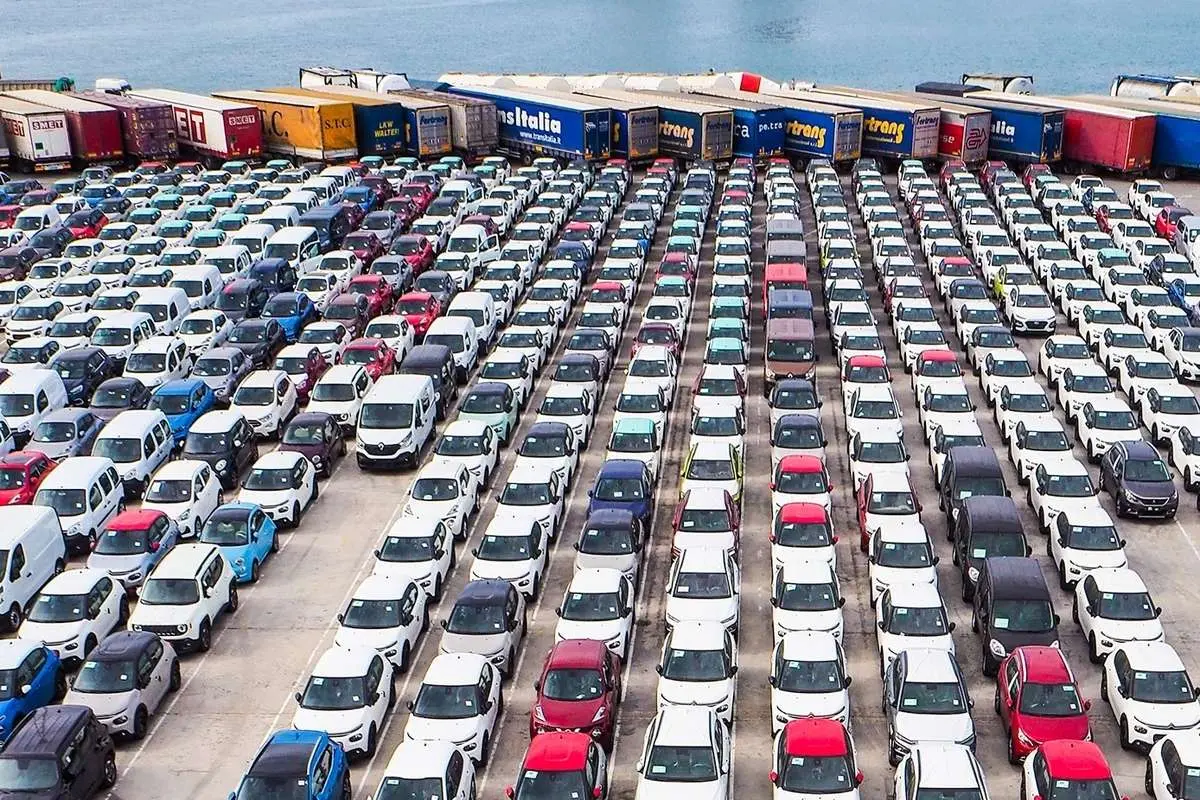 ریزش قیمت خودروهای وارداتی شروع میشود؟