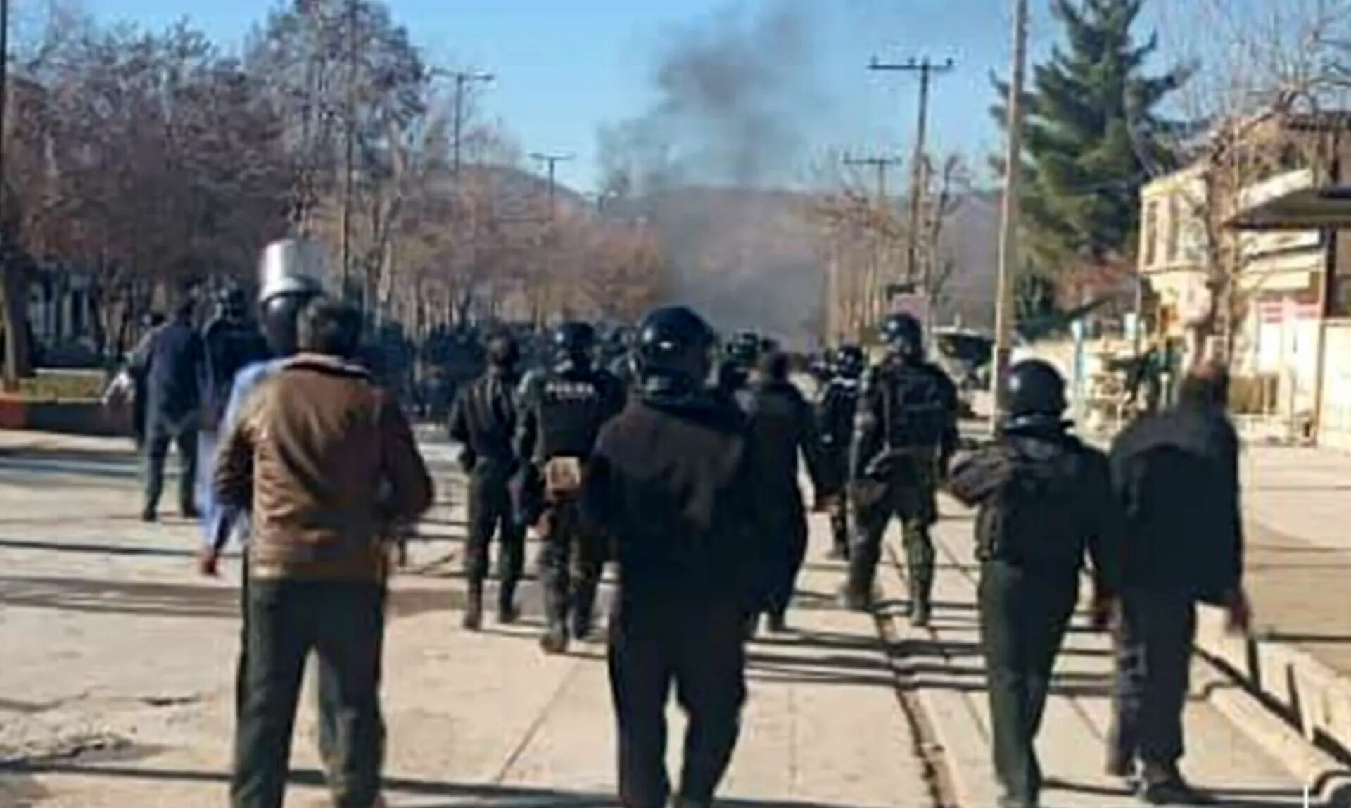 ۳ کشته و ۱۷ زخمی در حمله به مقر پلیس در ازنای لرستان 