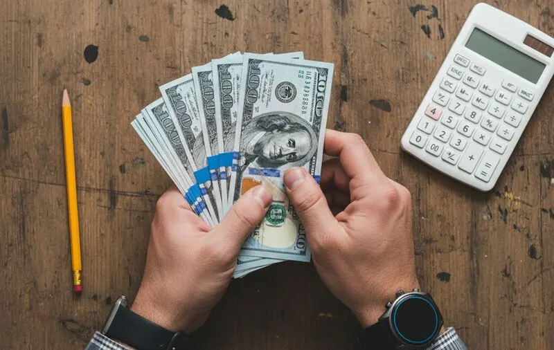پیش‌بینی قیمت دلار؛ بازار ارز چه زمانی از شوک مکانیزم ماشه خارج می‌شود؟