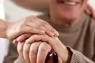 نگهداری از سالمندان ایرانی؛ زنان افغان بهترین انتخاب