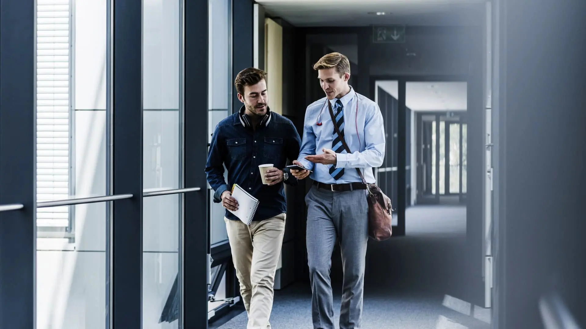 راز افراد جذاب: این 4 کار ساده را در مکالماتتان تمرین کنید