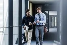 راز افراد جذاب: این 4 کار ساده را در مکالماتتان تمرین کنید