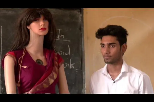 یک دانش‌آموز هندی ربات معلم ساخت