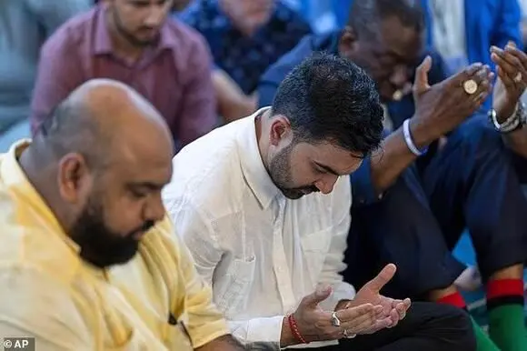 عبادت شهردار جدید نیویورک در مسجد خبرساز شد