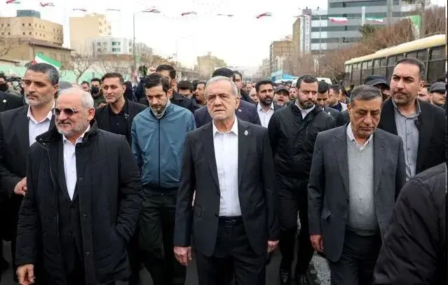 پزشکیان: وحدت و انسجام در تمام مسائل دشمن را ناامید می‌کند