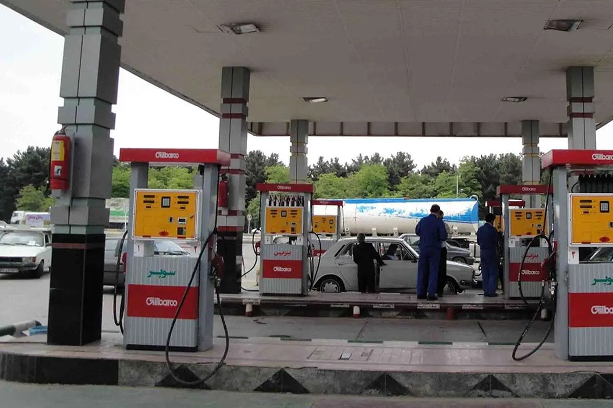 جزئیات واردات و عرضه بنزین سوپر؛ کارتهای سوخت حذف نمیشوند