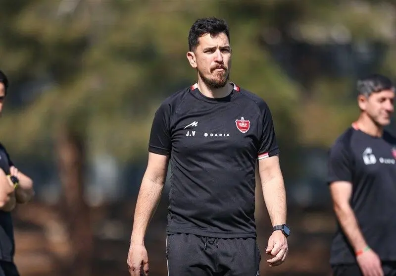 مربی پرسپولیس در عمان گرفتار شد

