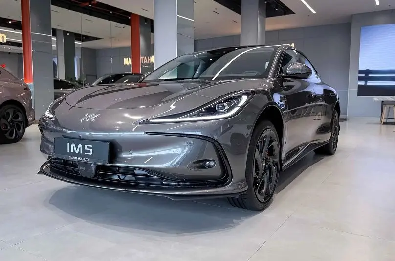 سدان IM5؛ سریع‌ترین رقیب بی‌ام‌و  و هونگچی از راه رسید